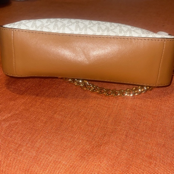 MICHAEL KORS
Leather chain clutch - Picture 4 of 4